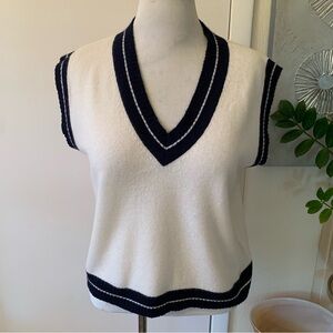 NWOT AUQA  by Venus  Williams white cashmere women's vest Size L
